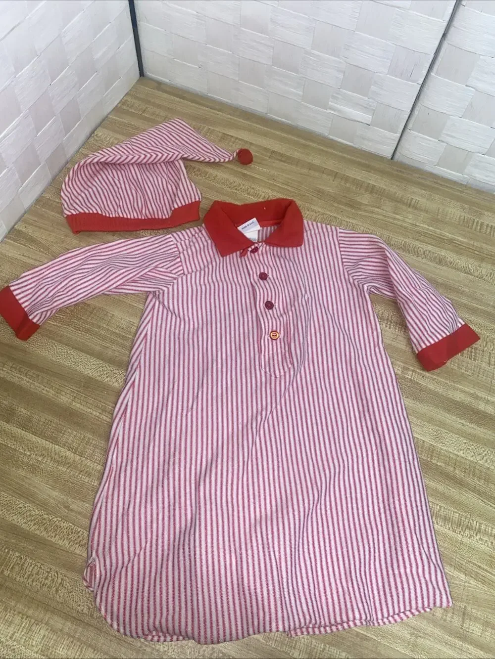 80s 2 Pc Olexis Baby Infant Red White Striped Gown Cap 18-25 Lbs USA